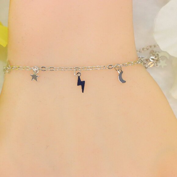 "Minimalist Bracelet, Sleek & Modern Design, Women’s Fashion, YC110241-B - Picture 10 of 10